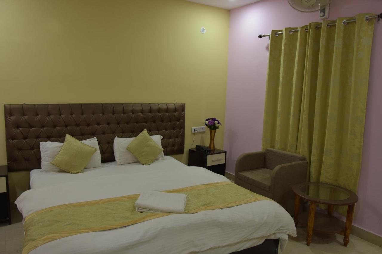 Hotel Sarweshwary Varanasi Exterior photo