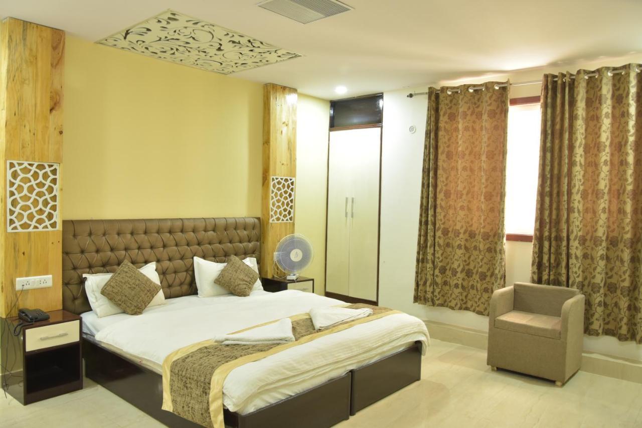 Hotel Sarweshwary Varanasi Exterior photo