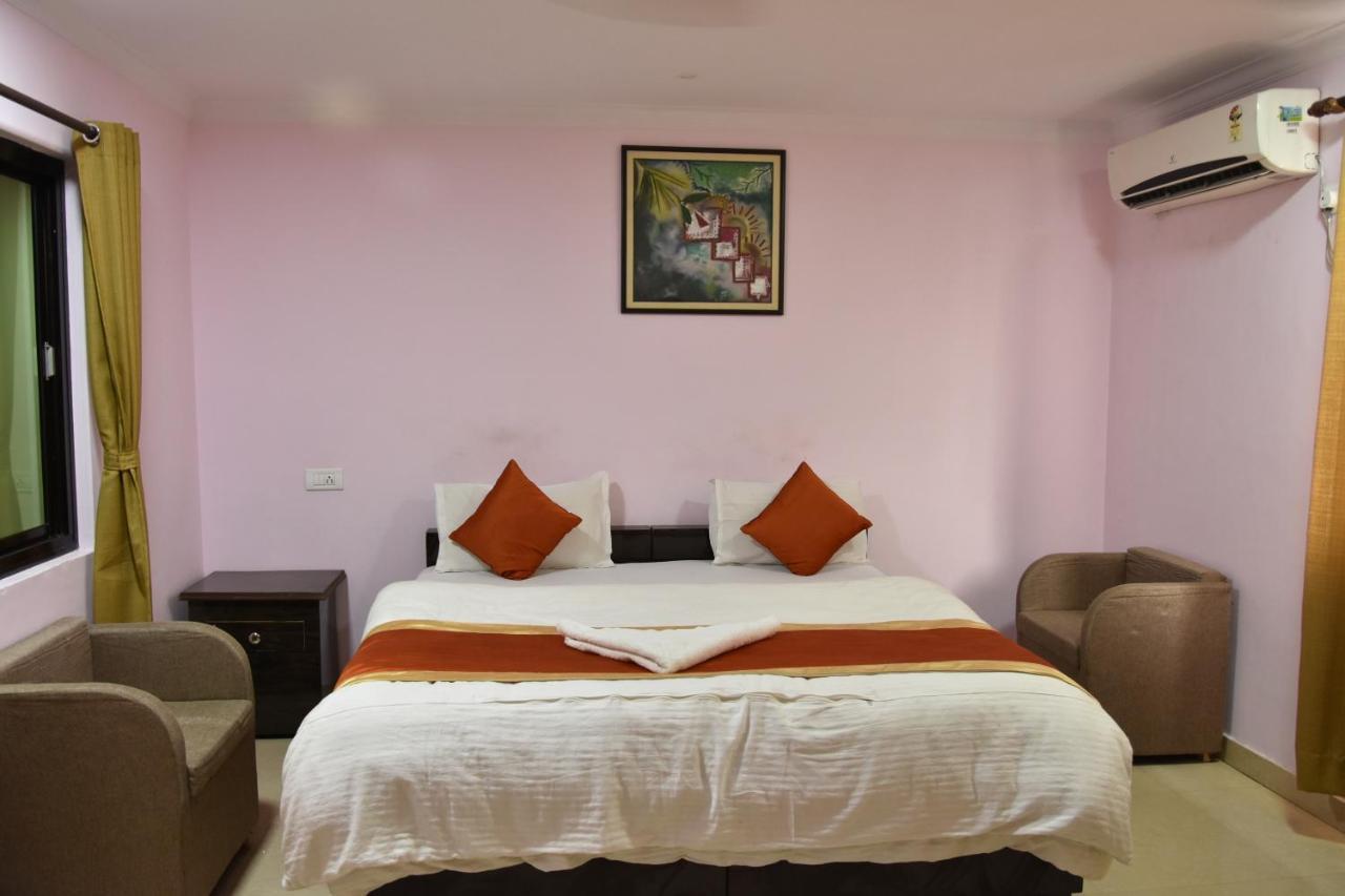 Hotel Sarweshwary Varanasi Exterior photo