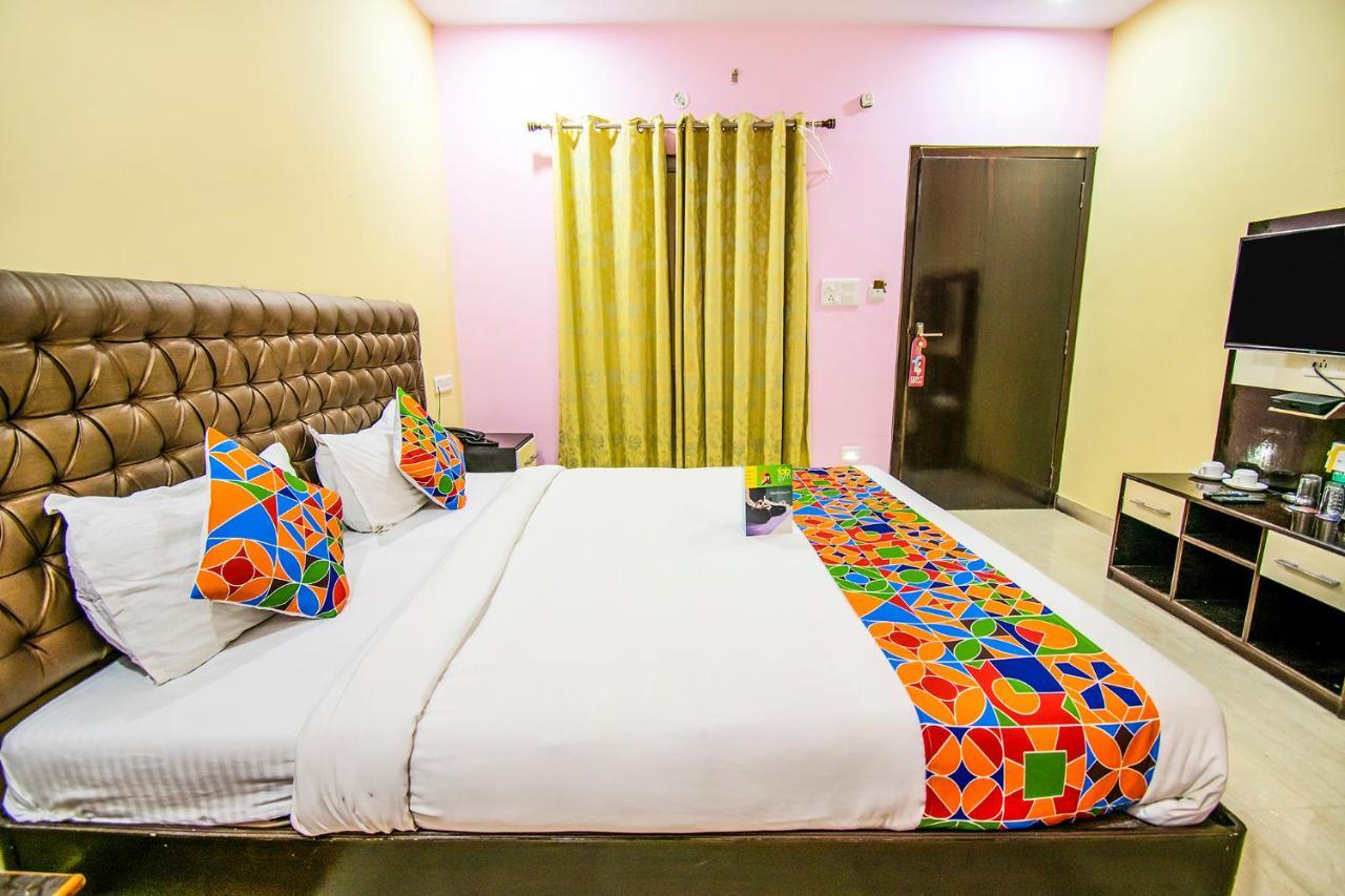 Hotel Sarweshwary Varanasi Exterior photo