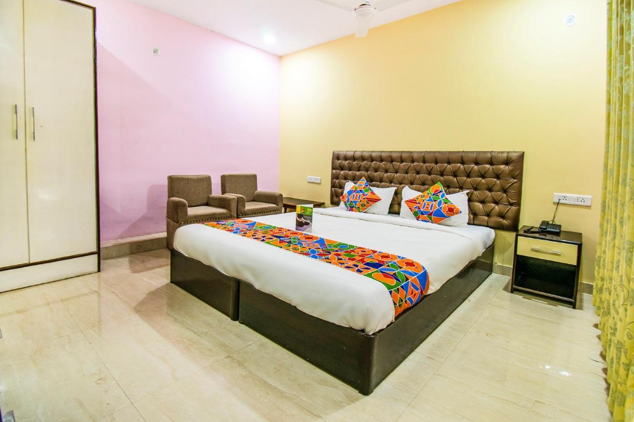 Hotel Sarweshwary Varanasi Exterior photo