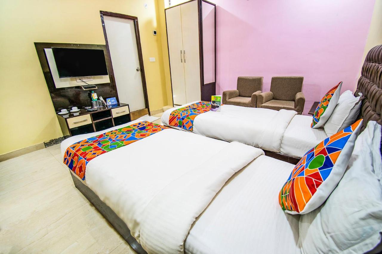 Hotel Sarweshwary Varanasi Exterior photo